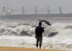 ভারতের দিকে ধেয়ে আসছে তওকত